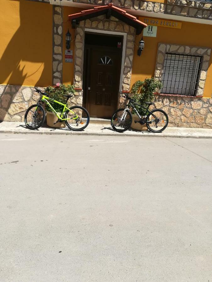 Hostal Cañamares Exterior foto